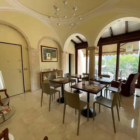 Ponte Capograssi Bed & Breakfast 3*